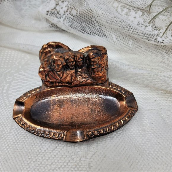 Vintage Mt. Rushmore Ashtray Shrine of Democracy C - Picture 8 of 9